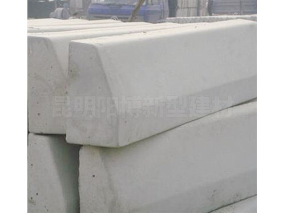 昆明水泥路沿石安裝需要注意什么？
